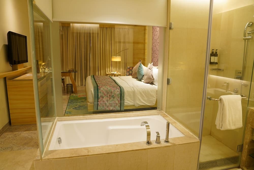 Premium King Room