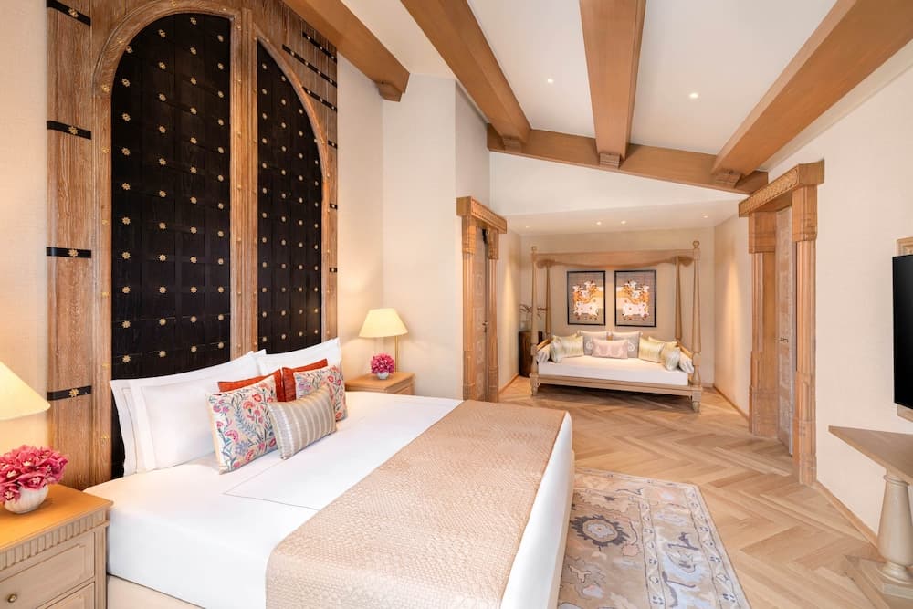 Villa King Pool View Room