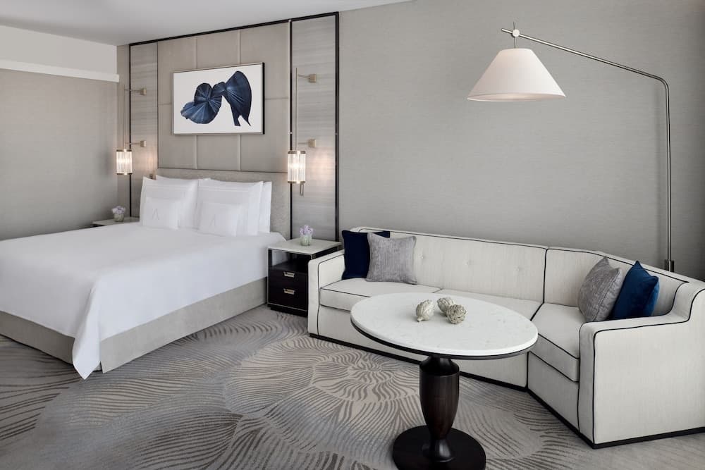 Club King Room