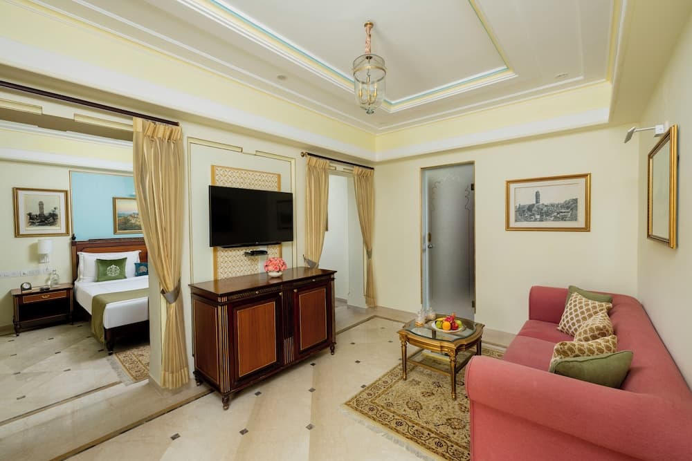 Suite King Courtyard View Room