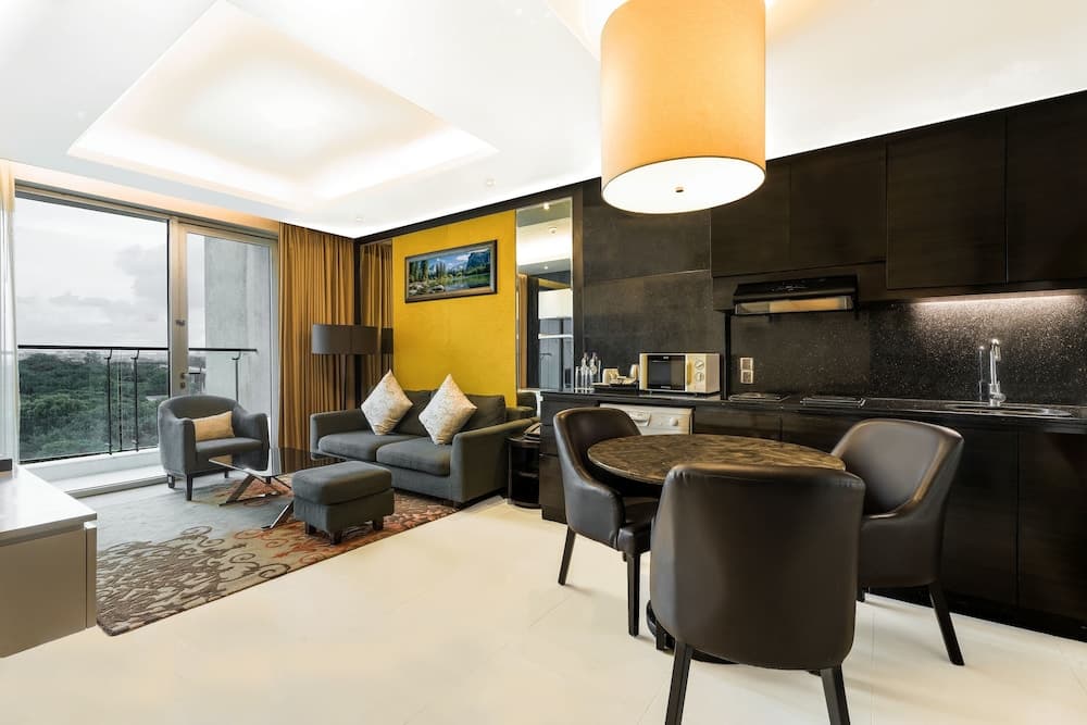 Suite King Room