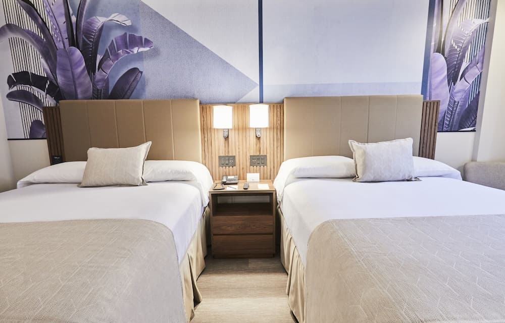 Deluxe Queen Room