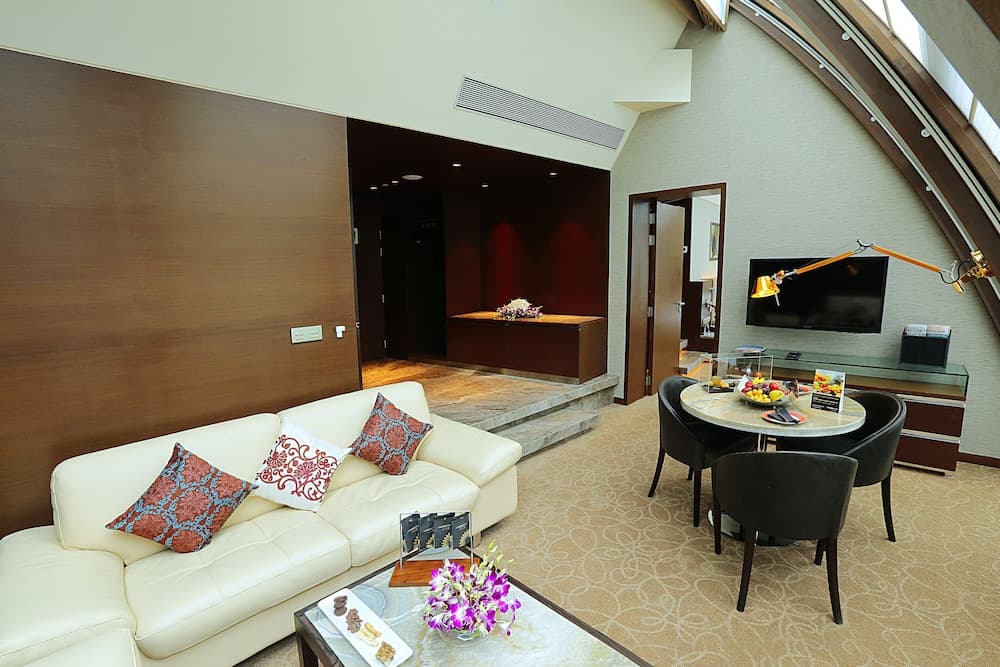 Suite King City View Room