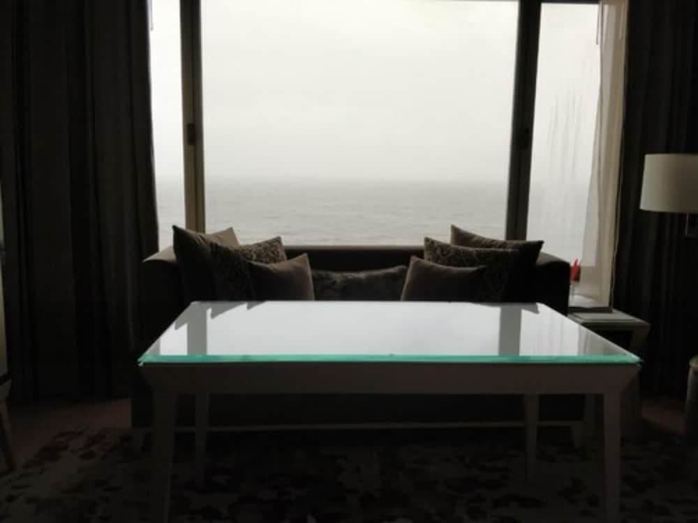 King Sea View Room