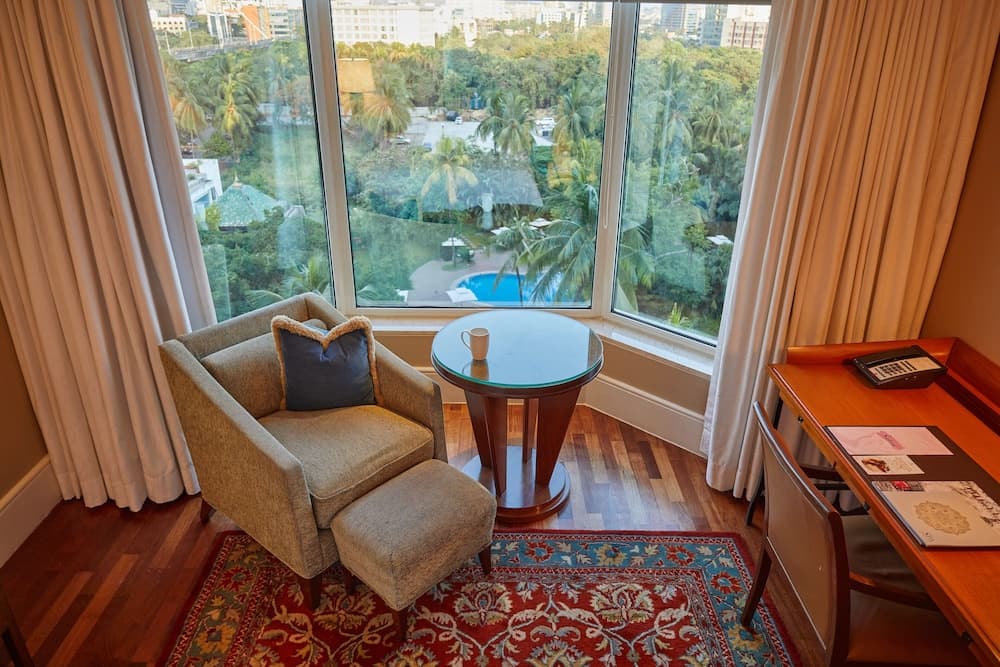 Premier King City View Room