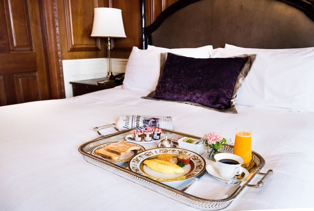 Club King Sea View Room