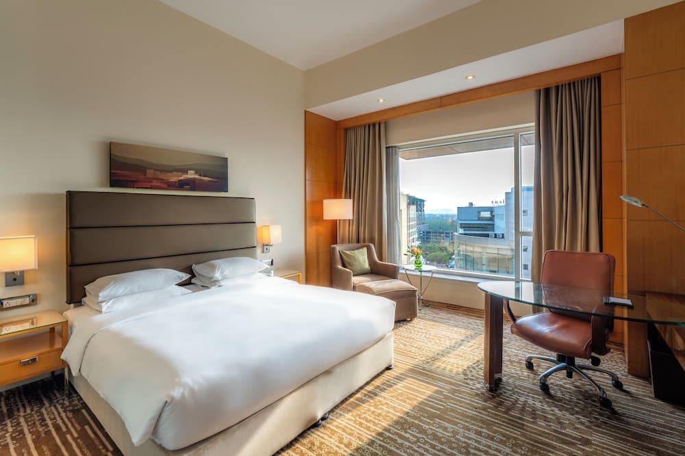Club King Room