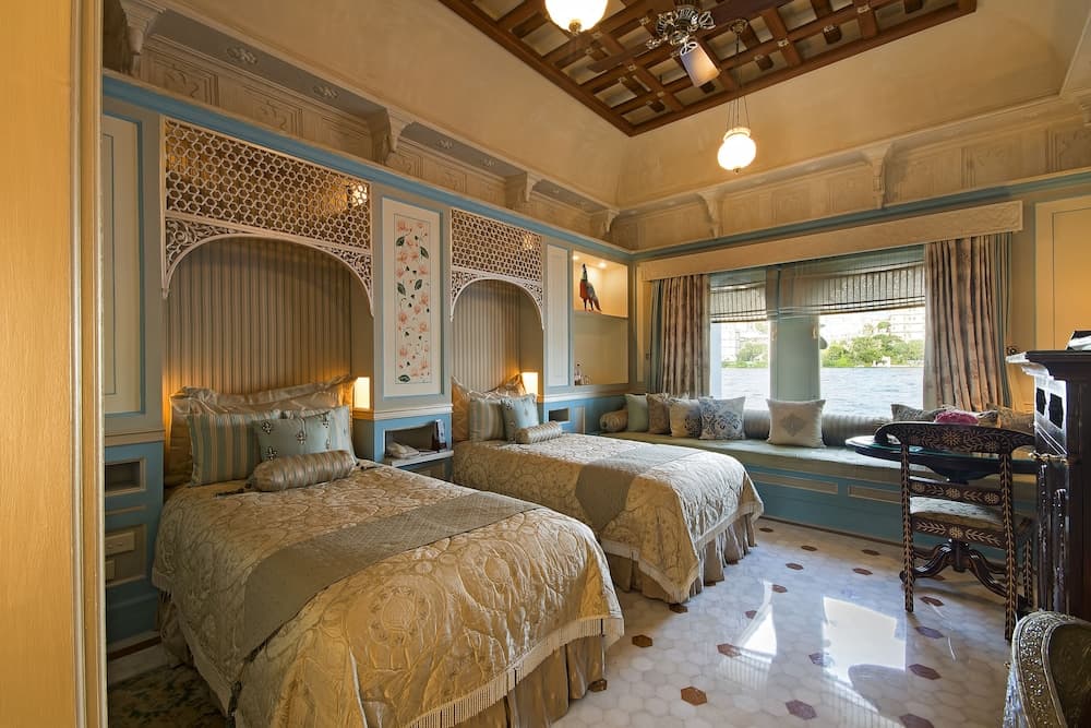 Luxury Room Lake View Double Bed