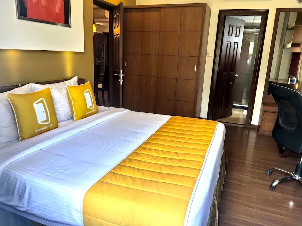 Club King Room