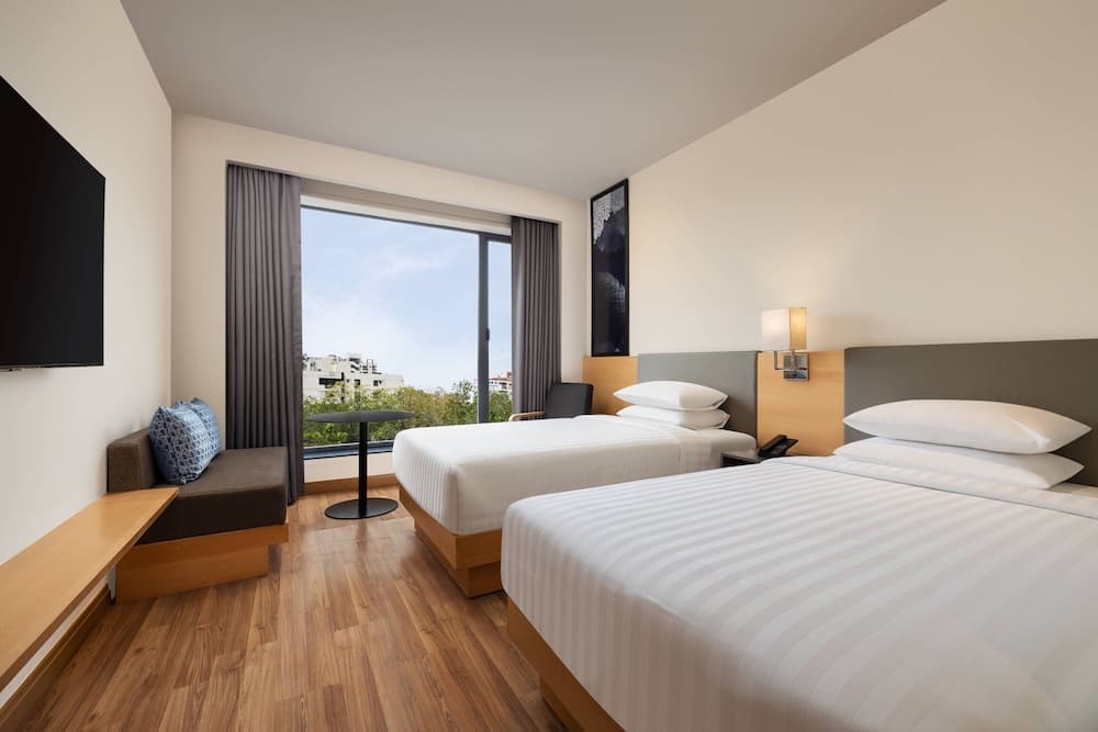 Twin City View Room