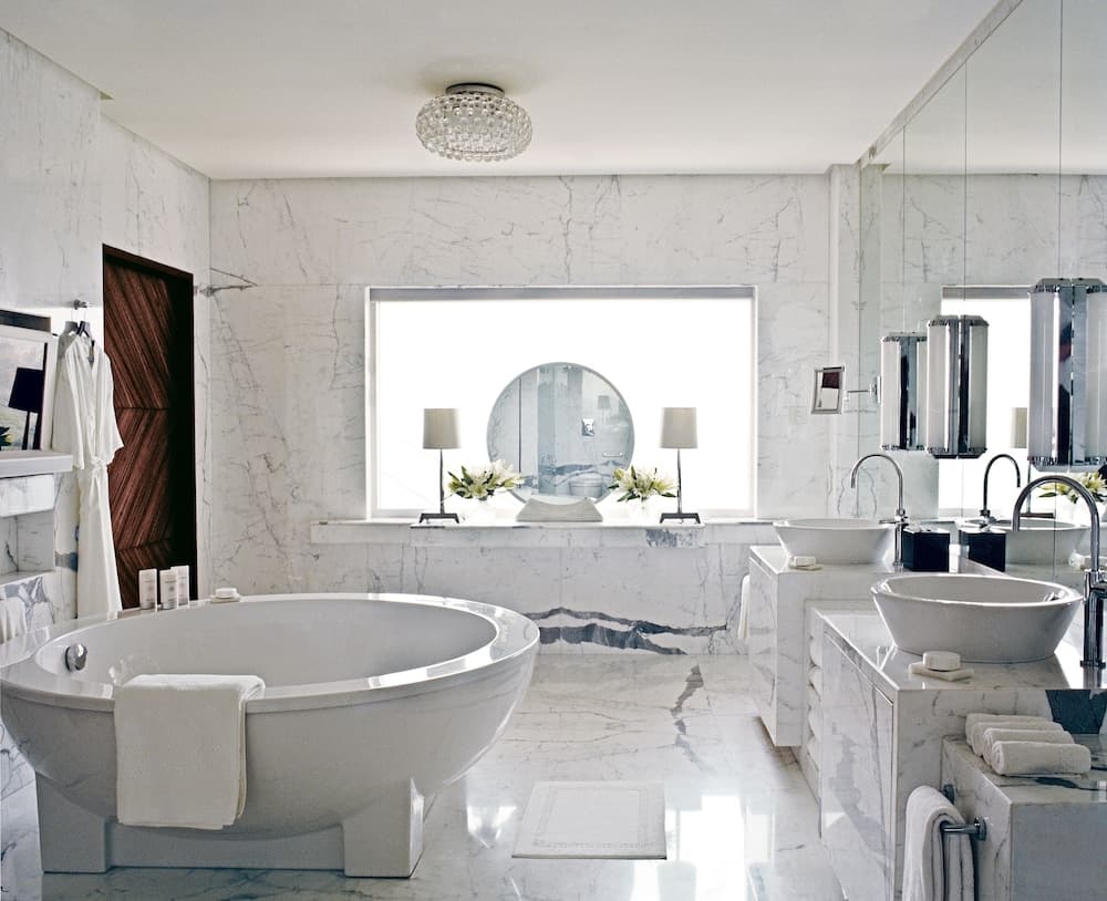 Presidential King Pool View Room
