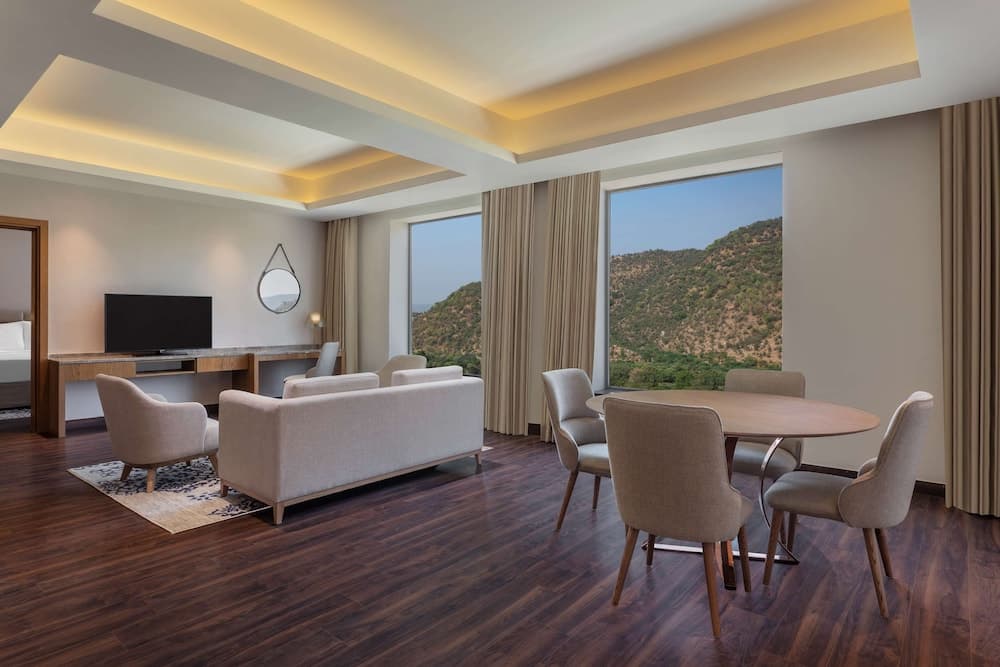 Suite King Room
