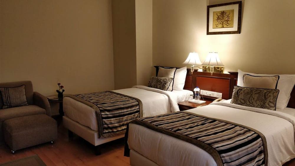 Deluxe Queen Room