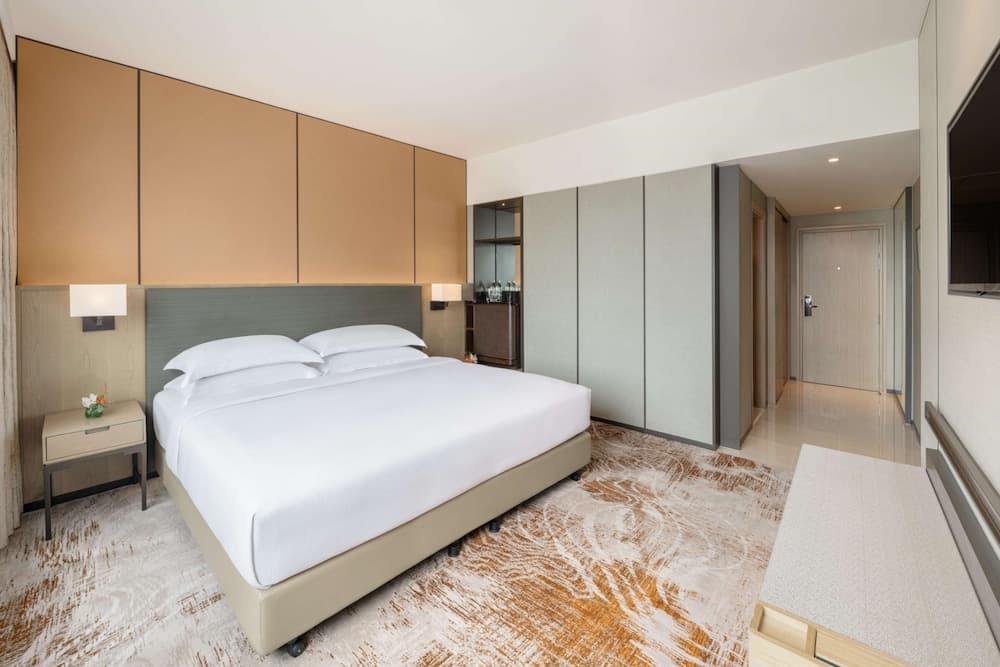 Deluxe King River View Room