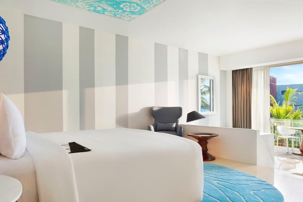 Classic Room, 1 King Bed, Balcony
