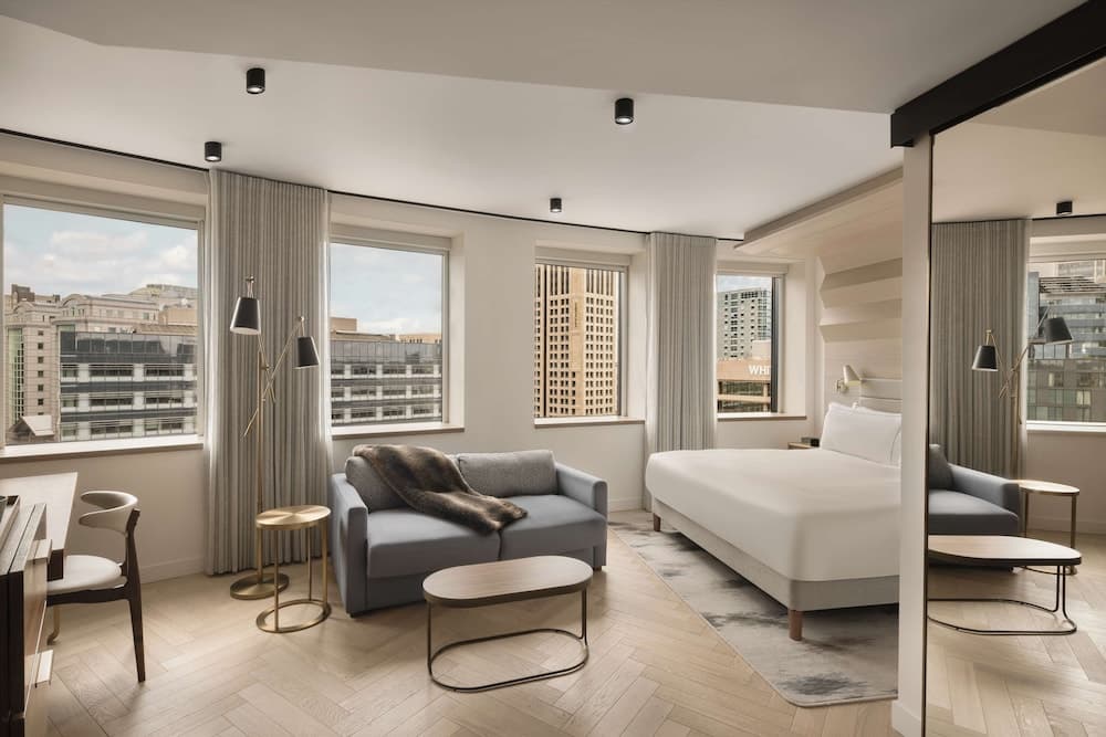 Junior Suite King Room