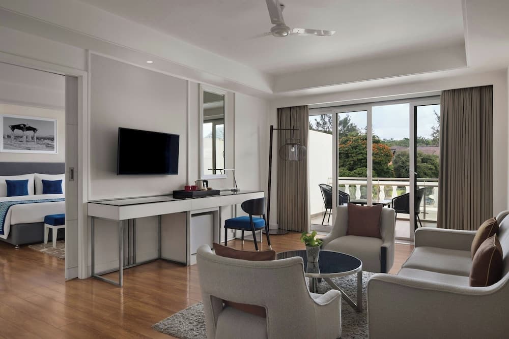 Suite King Garden View Balcony Room
