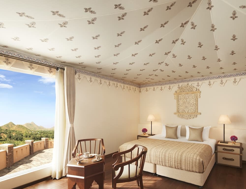 Luxury King Room