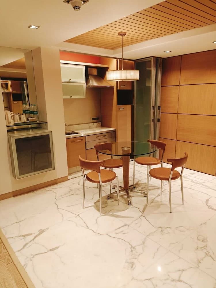 Suite King Room