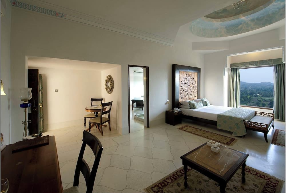 Honymoon Suite
