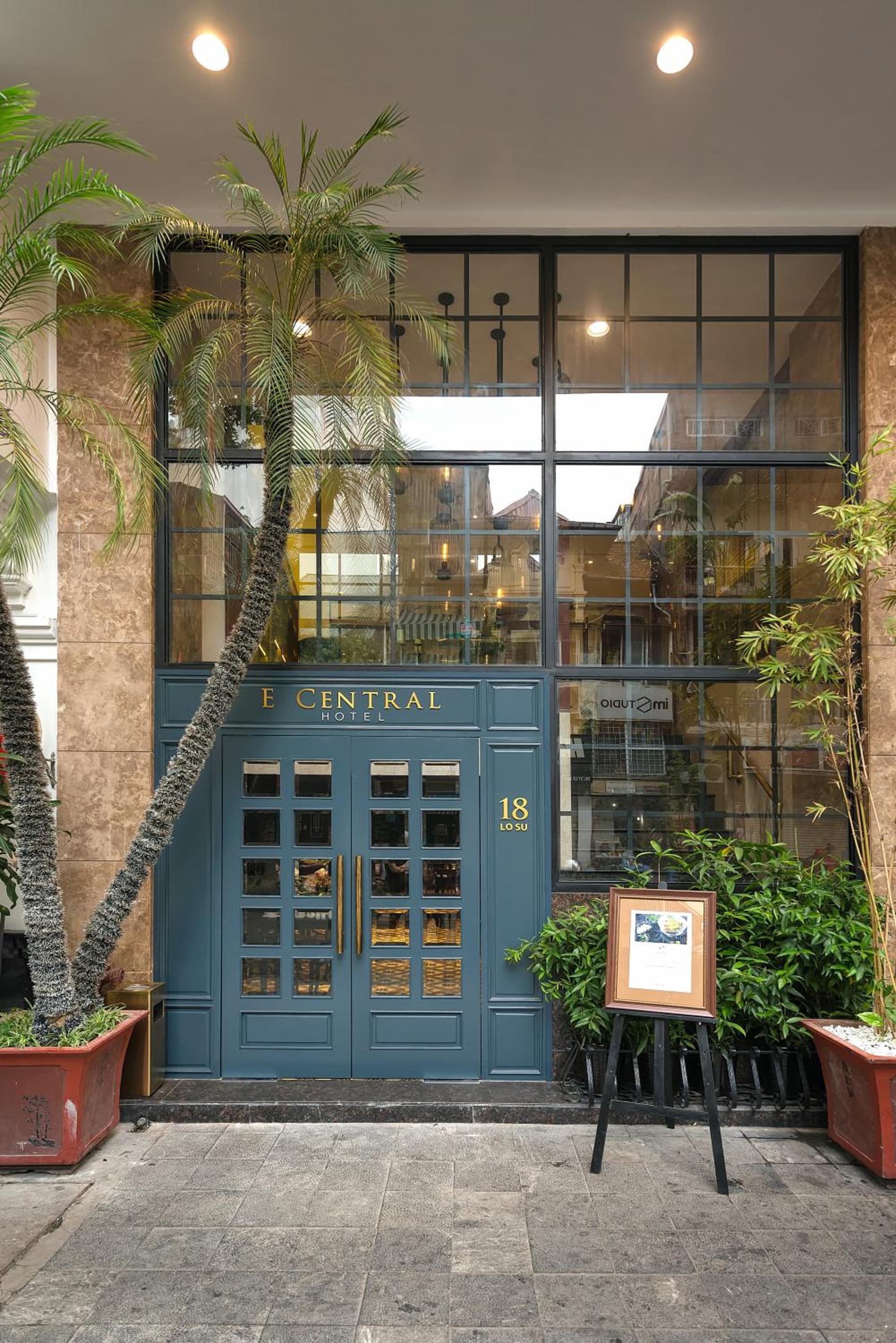 Hanoi E Central Luxury Hotel