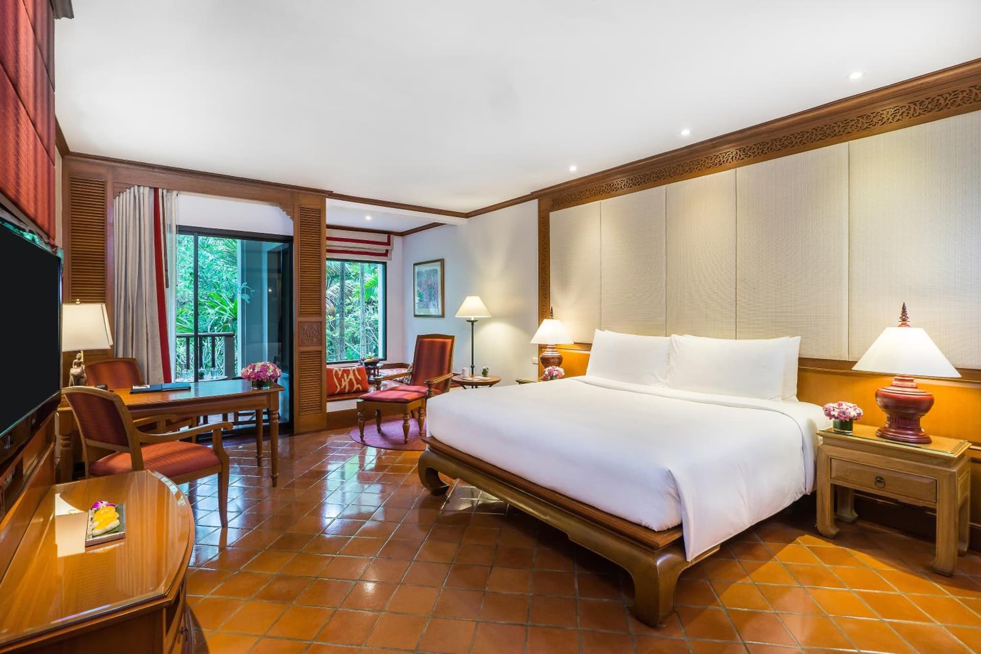 Deluxe Garden King, Guest room, 1 King, Garden view, Balcony