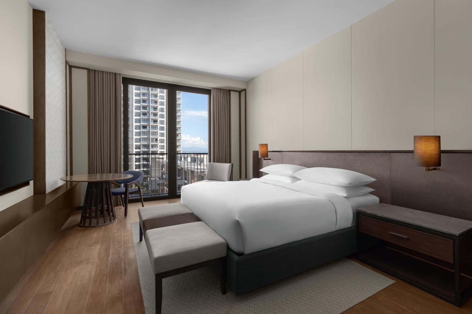 King Room with Courtyard View