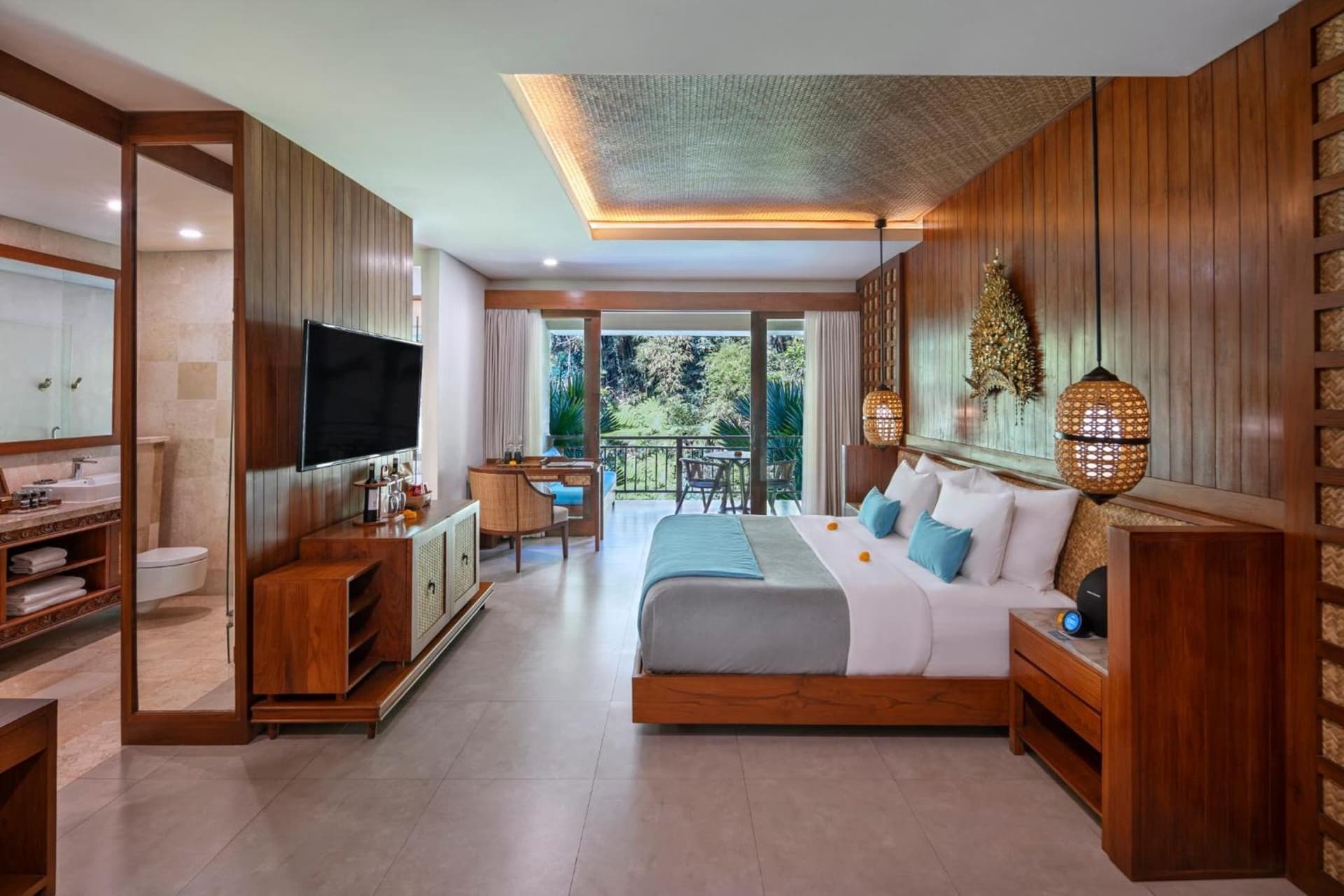 Suite with forest view