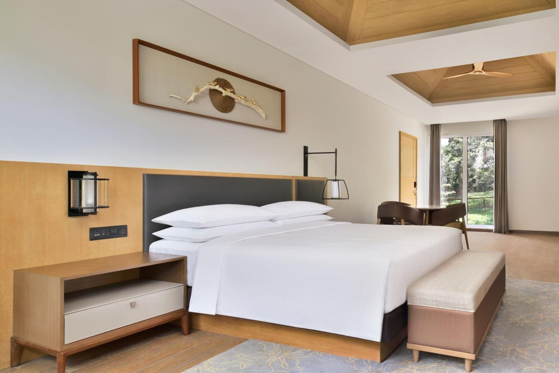 Luxury Cottage with King Bed with Sofa Bed and Garden View