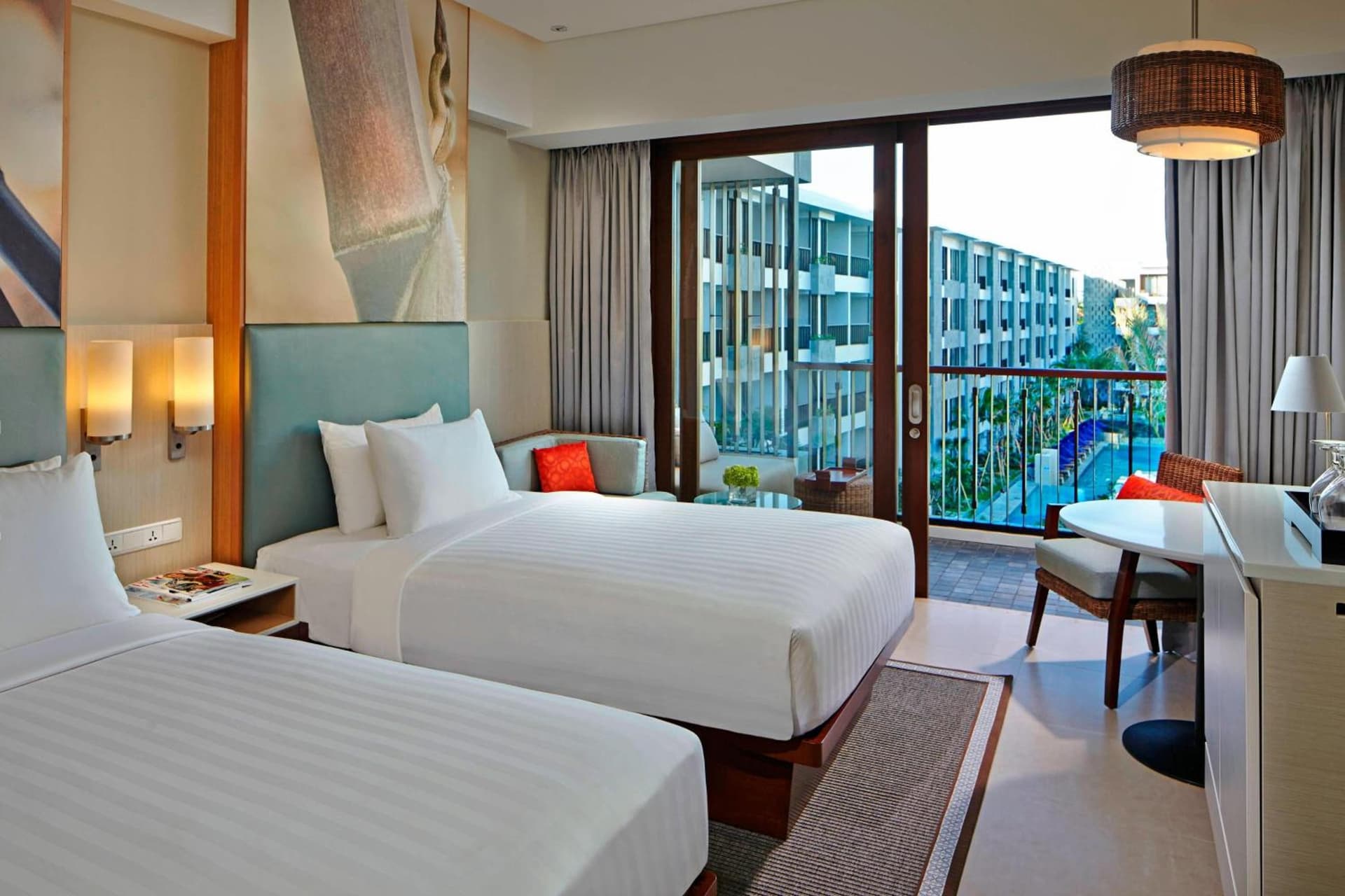 Deluxe Twin Pool View