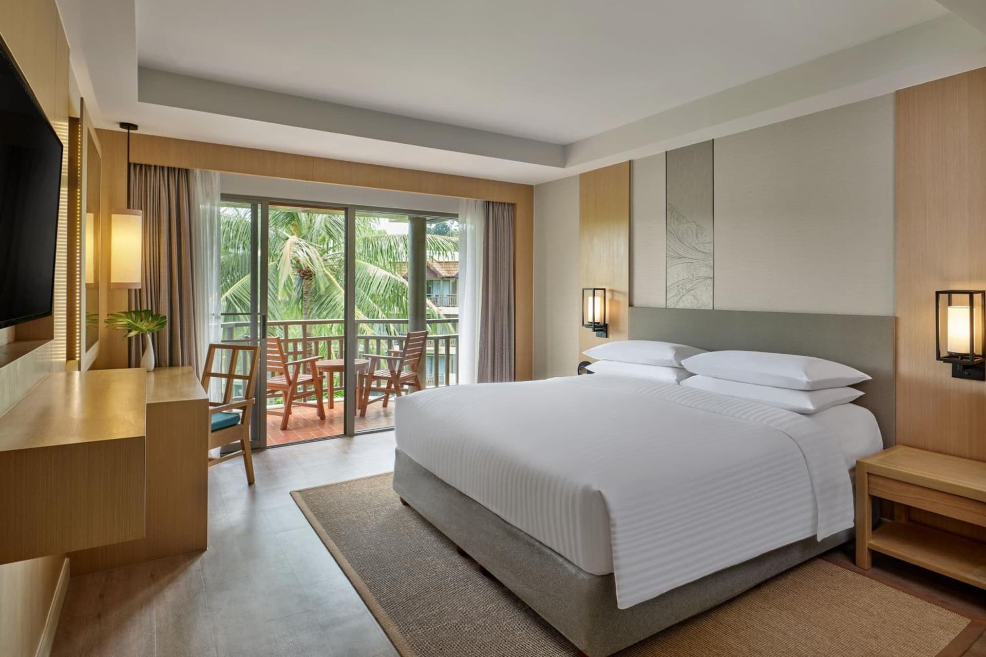 Guest room, 1 King, Pool View