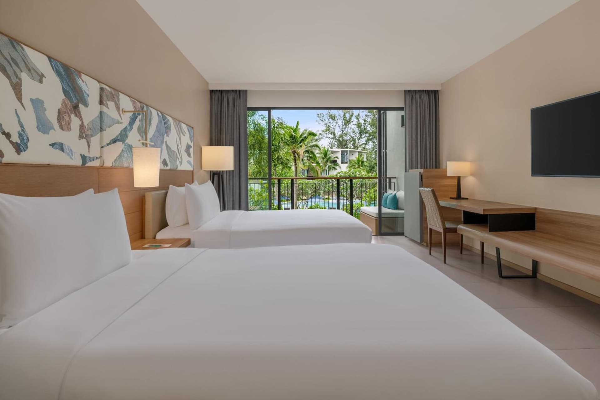 Deluxe Double Room with Two Double Beds and Balcony