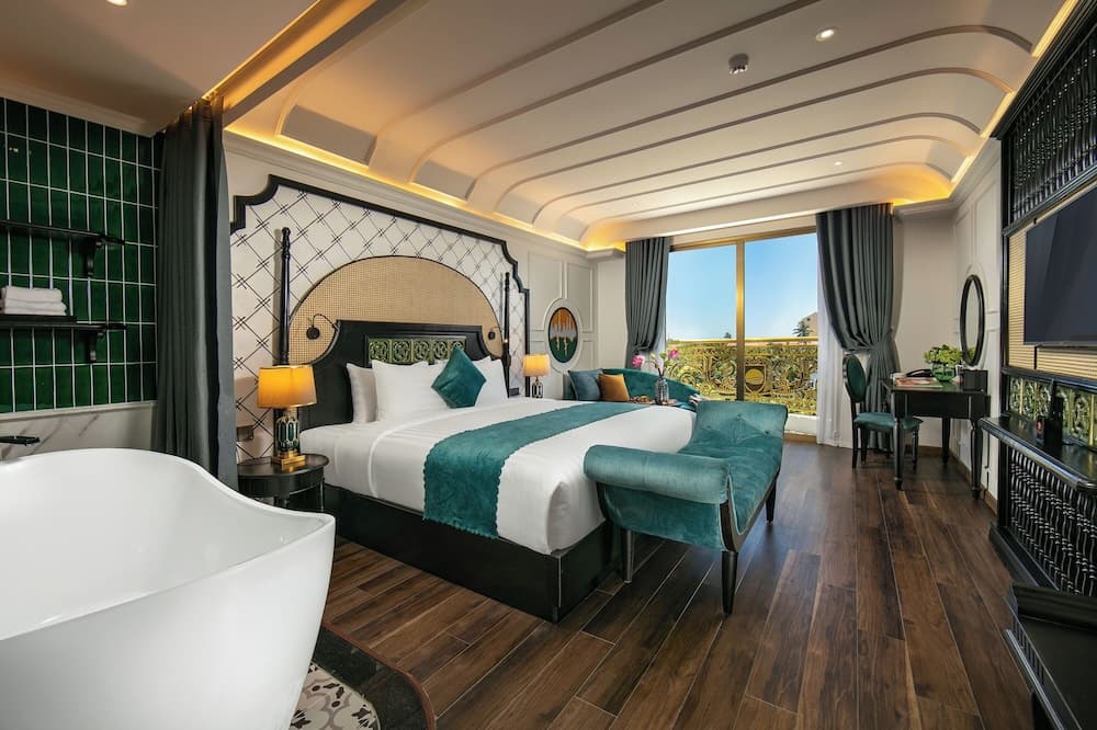 Deluxe King Room with Balcony
